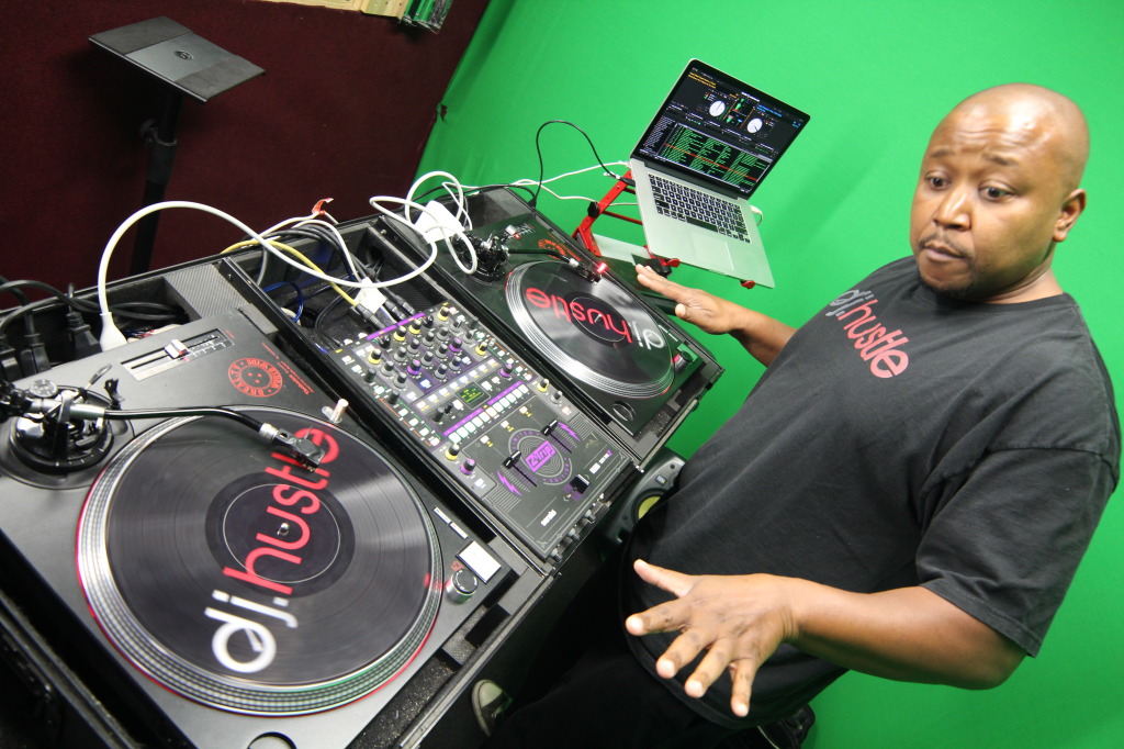 Hustle DJ Hustle of HustleTV 2 . JPG